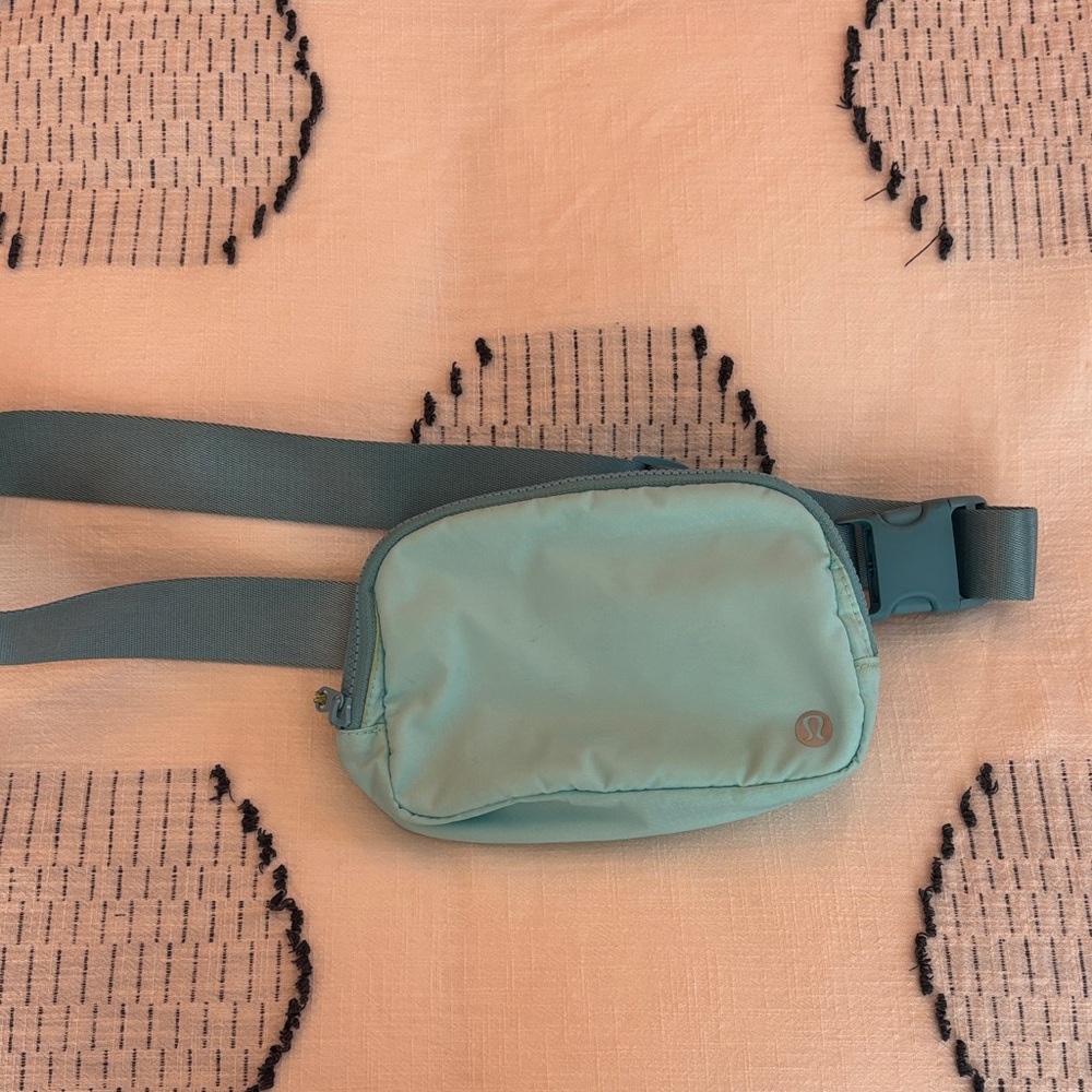 Lululemon Athletica Aqua Belt Bag